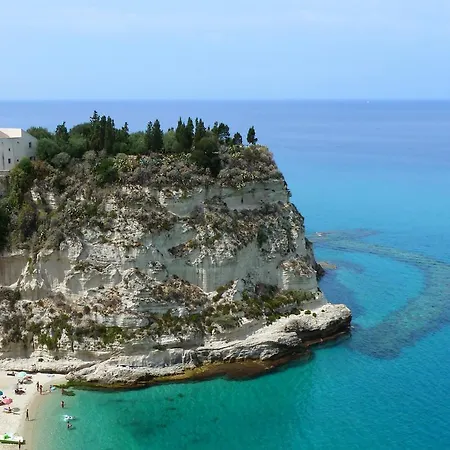 Double Room, Air Conditioning, Bathroom, In The Center Of Calabria N6783 Bed & Breakfast Tropea