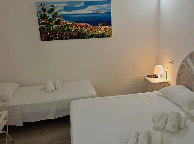 Double Room, Air Conditioning, Bathroom, In The Center Of Calabria N6783