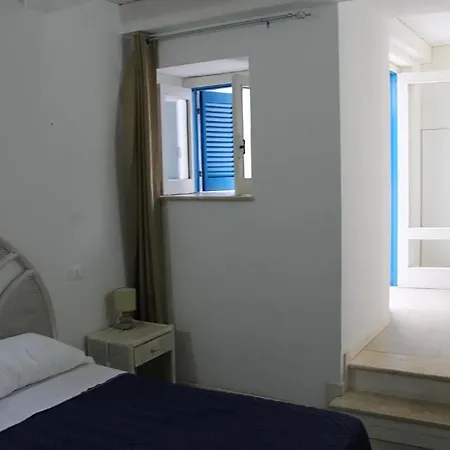 Bed & Breakfast Double Room, Air Conditioning, Bathroom, In The Center Of Calabria N6783 Tropea