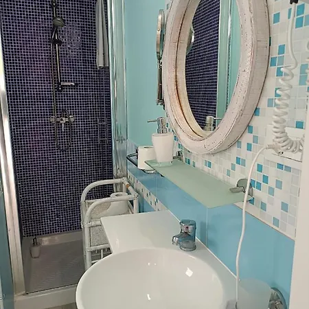 Double Room, Air Conditioning, Bathroom, In The Center Of Calabria N6783 3*