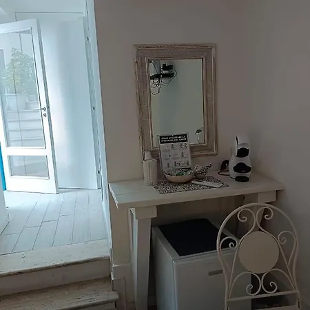 Double Room, Air Conditioning, Bathroom, In The Center Of Calabria N6783 3* Tropea