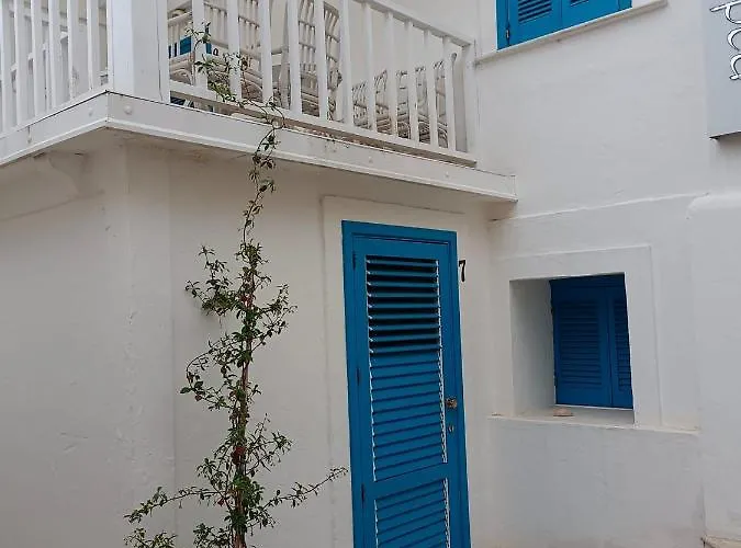 Alojamento de Acomodação e Pequeno-almoço Double Room, Air Conditioning, Bathroom, In The Center Of Calabria N6783 Tropea