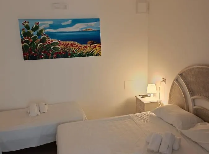 Double Room, Air Conditioning, Bathroom, In The Center Of Calabria N6783 Tropea