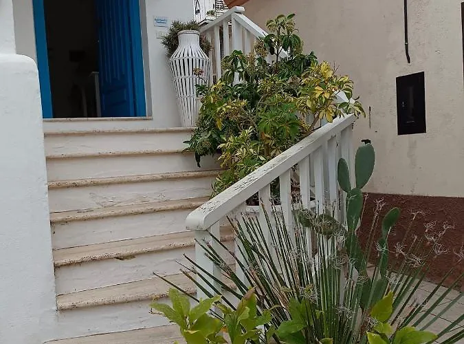 Alojamento de Acomodação e Pequeno-almoço Double Room, Air Conditioning, Bathroom, In The Center Of Calabria N6783