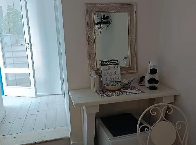 Double Room, Air Conditioning, Bathroom, In The Center Of Calabria N6783 3* Tropea